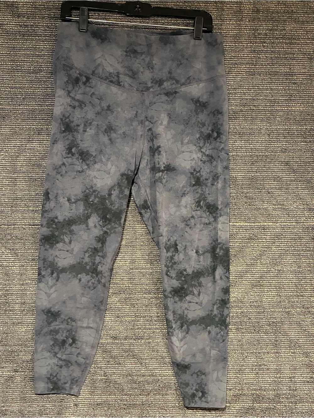 Old Navy Active Powerchill high rise Gray Tie-Dye Leggings Sz XL